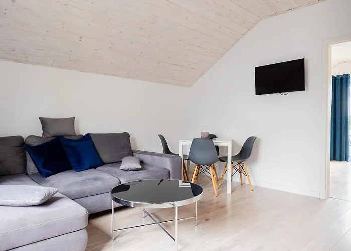 Willa Alexandria - Basen, Cisza, Komfort - Domki I Apartamenty Karwia