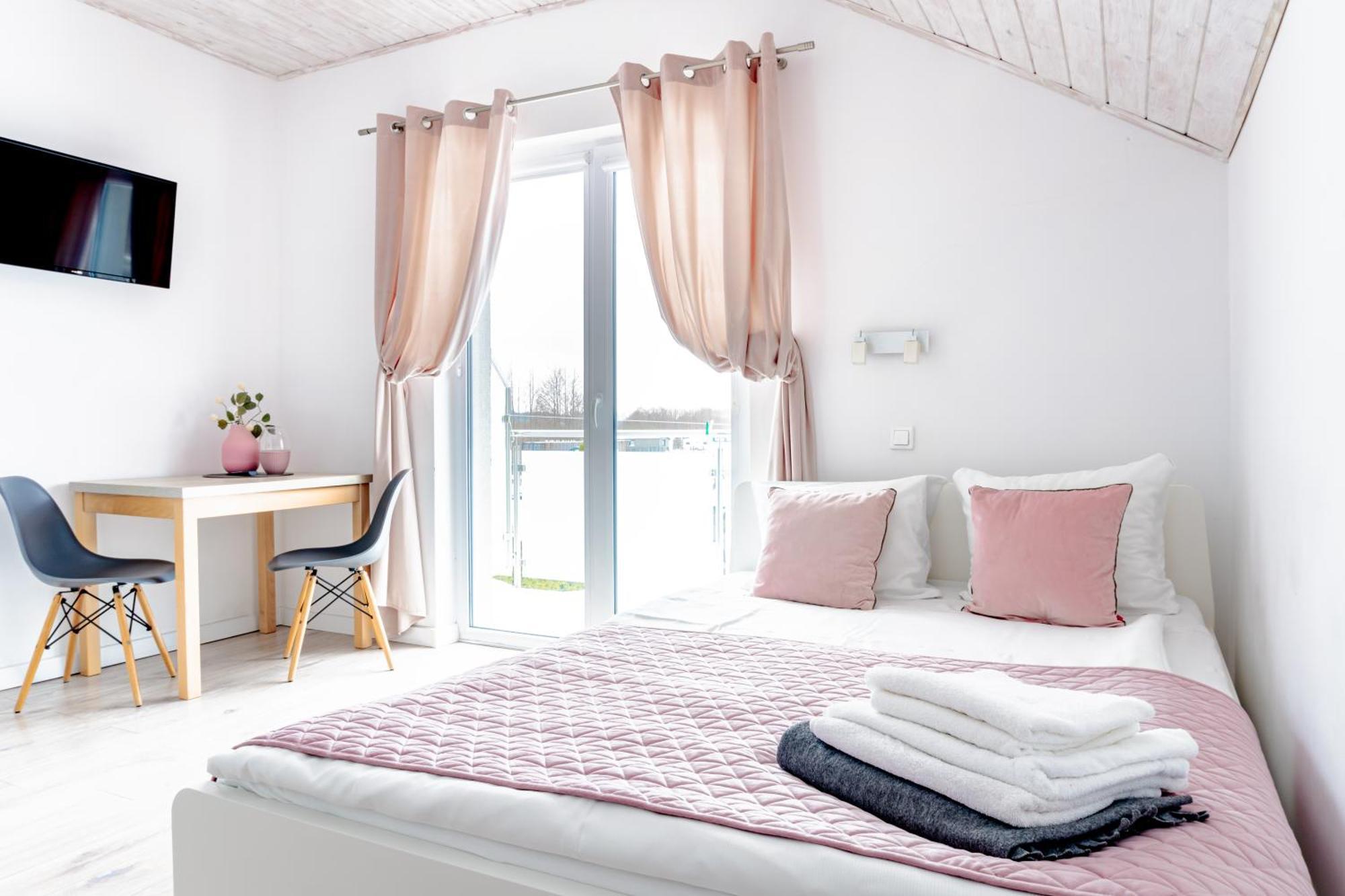 Alexandria - Domki, Apartamenty, Z Basenem